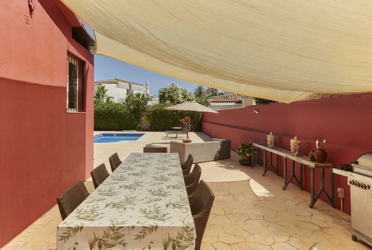 c2b4f983-8f87-4a82-959e-7d417e81f553