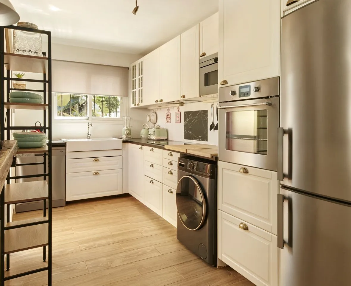 d913c5f3-8801-4546-bc5f-80fdb33c9a34