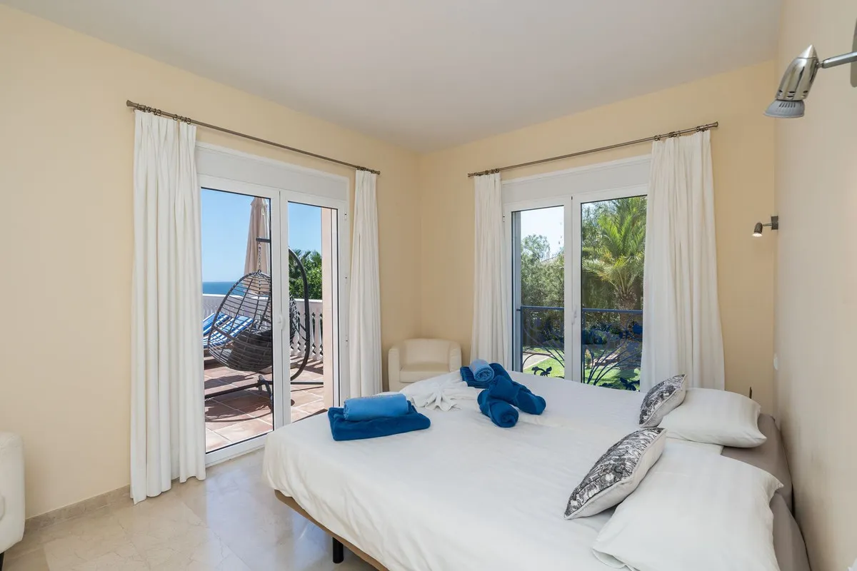 c6946216-0658-45bf-97da-70130c07ce18