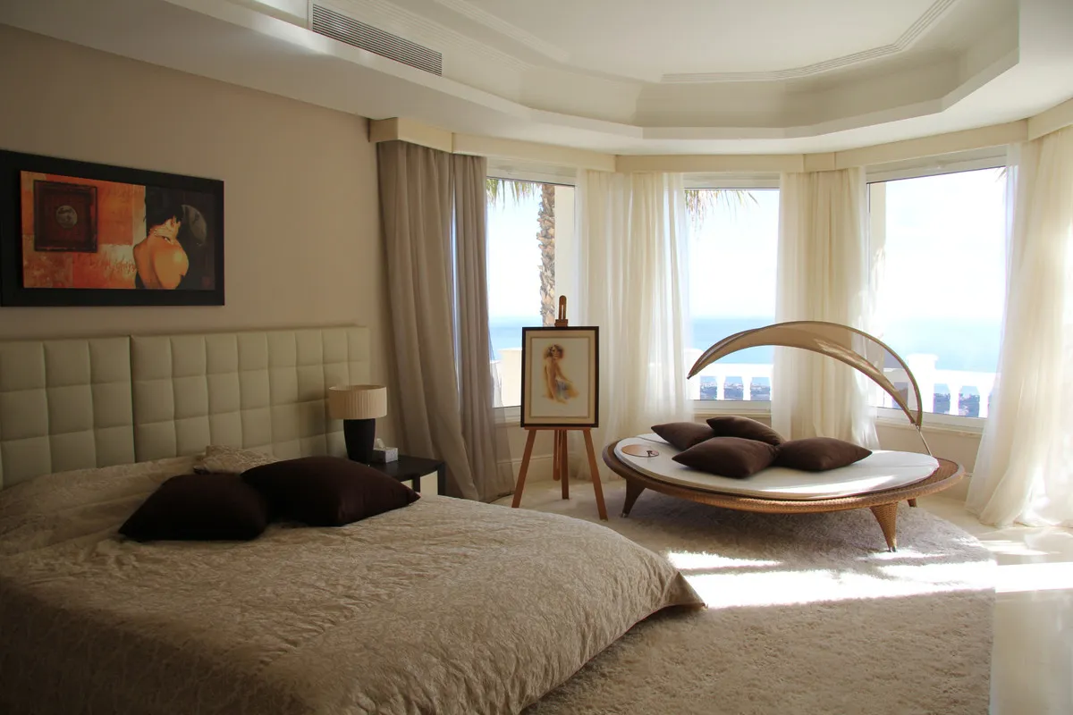 d6261bef-4a35-49f8-b890-5e43bf13d961