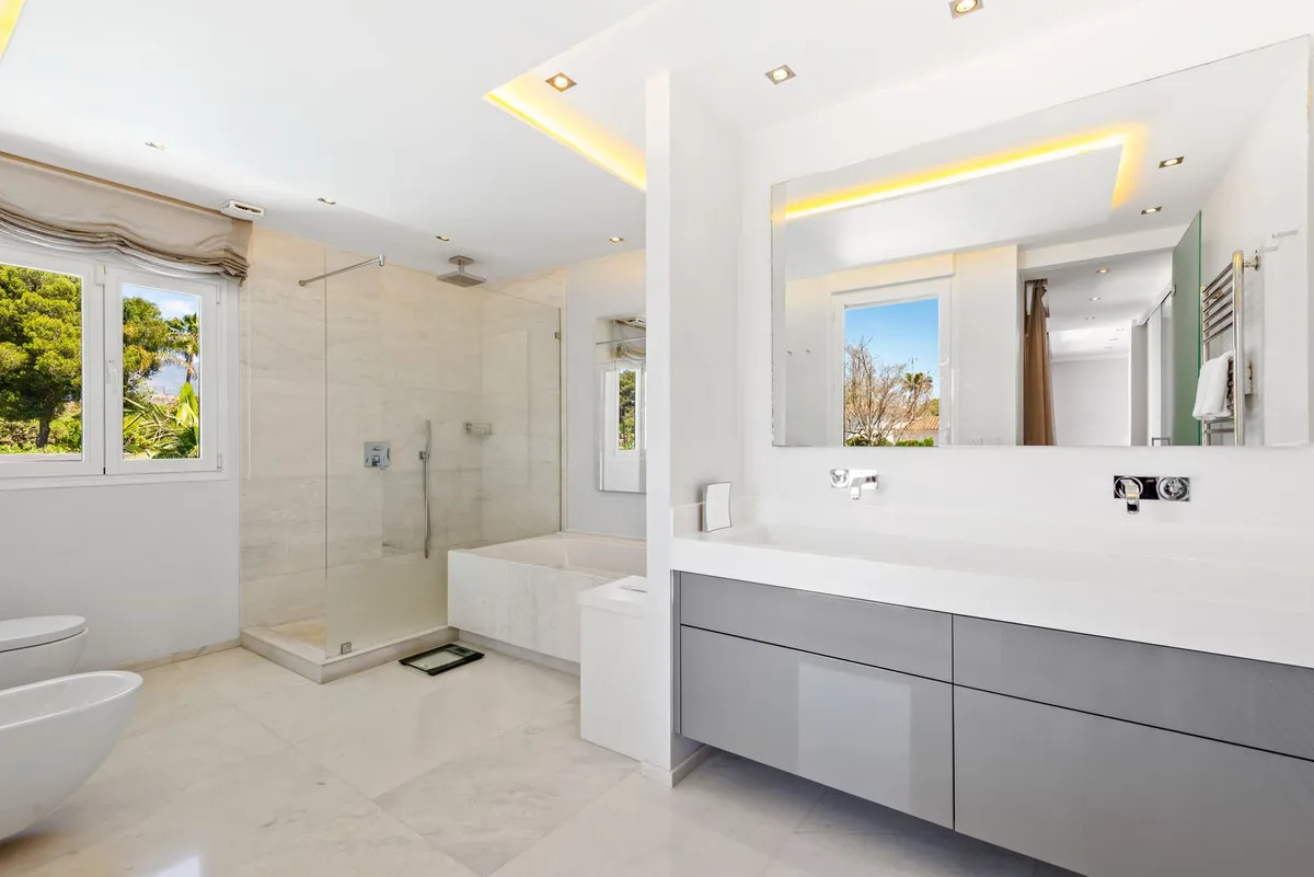 12e7d34e-1204-47dc-95e2-1e0cf99c79c1