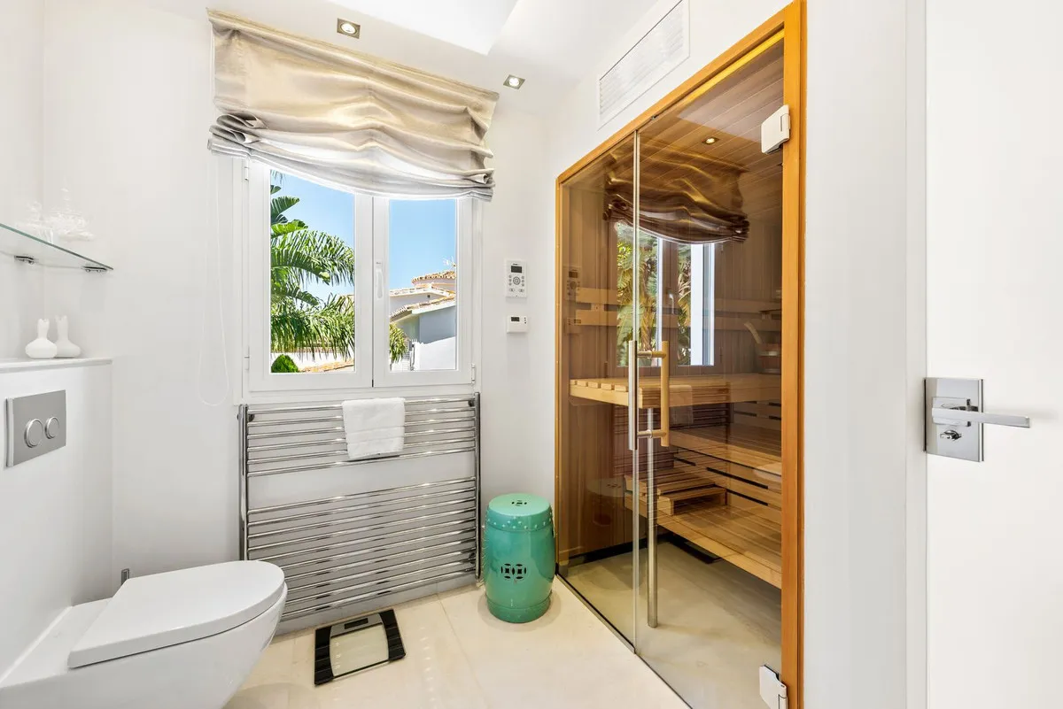 56d935b8-5ab5-43c1-af6d-495c3a0f48e4