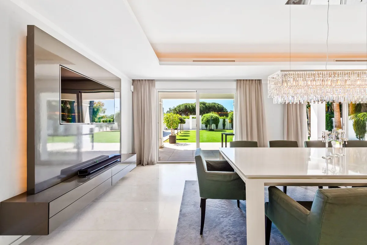 7eb3d751-ff82-418b-a58a-86582e200084