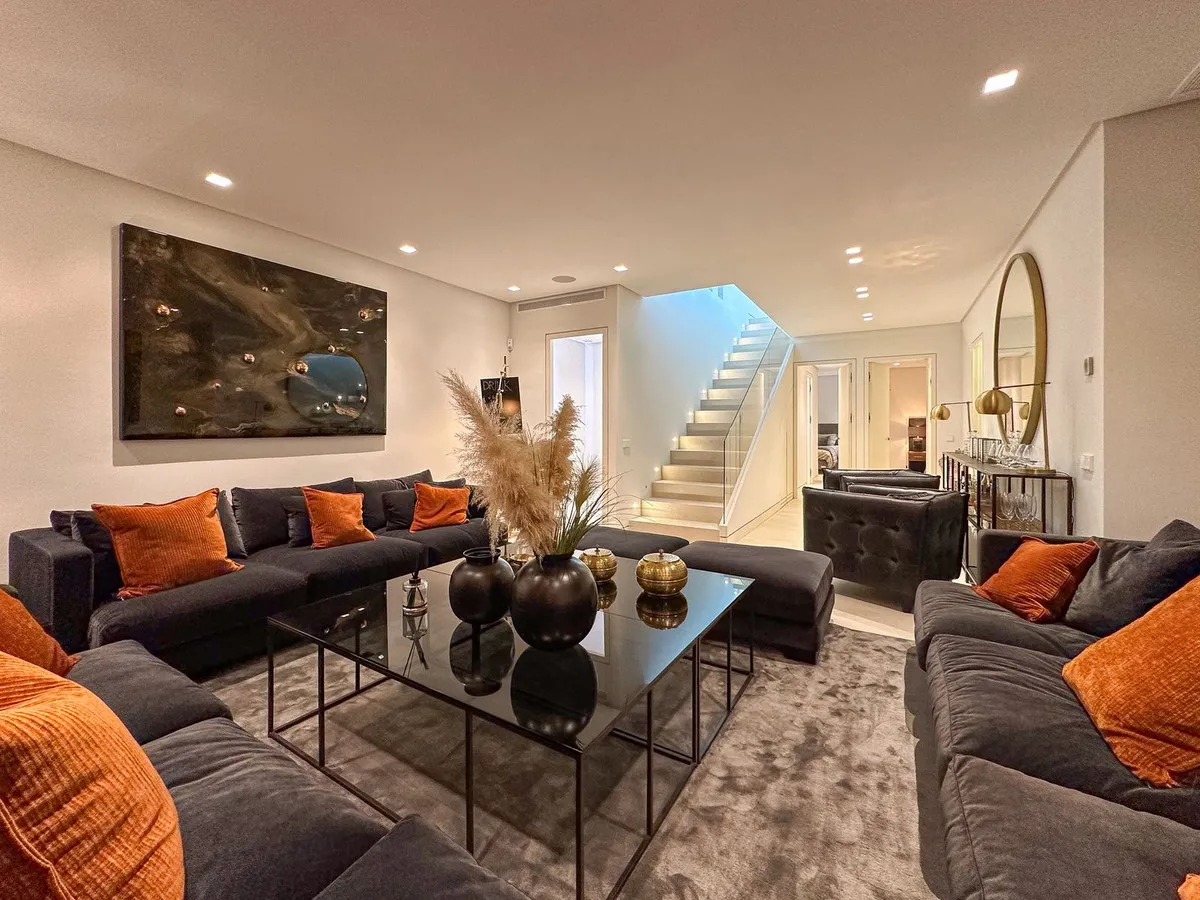 55ddfd58-11e3-417a-8694-82d8fbbde060