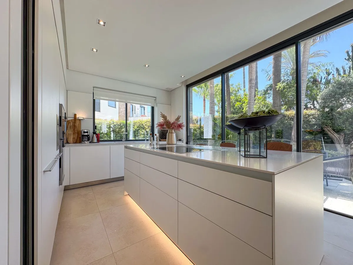 817eca66-4472-4551-a388-49ca3f96831a