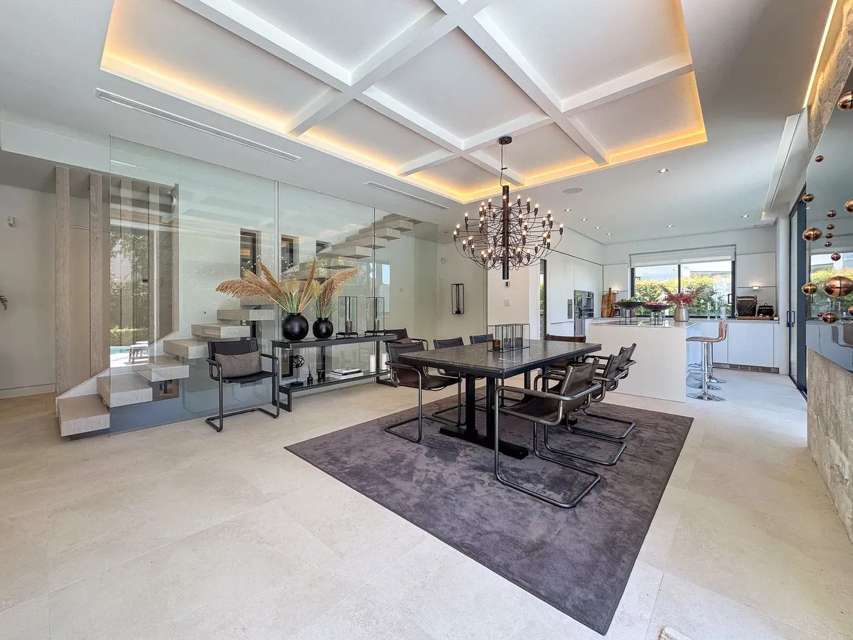 aae2d700-aef8-412d-9e60-f1d4b33da238