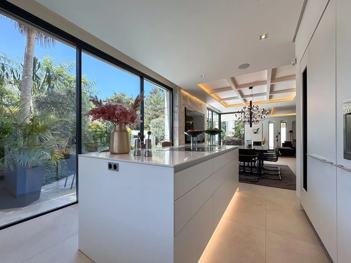 ff0880e8-2fe9-48cc-8556-02053218311c