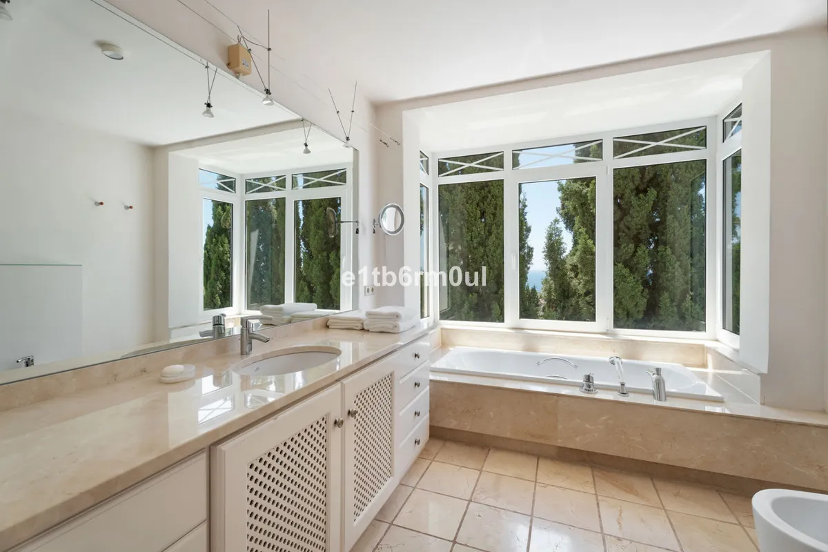 0a41ea8b-76d9-457e-9a70-df02f7e09656