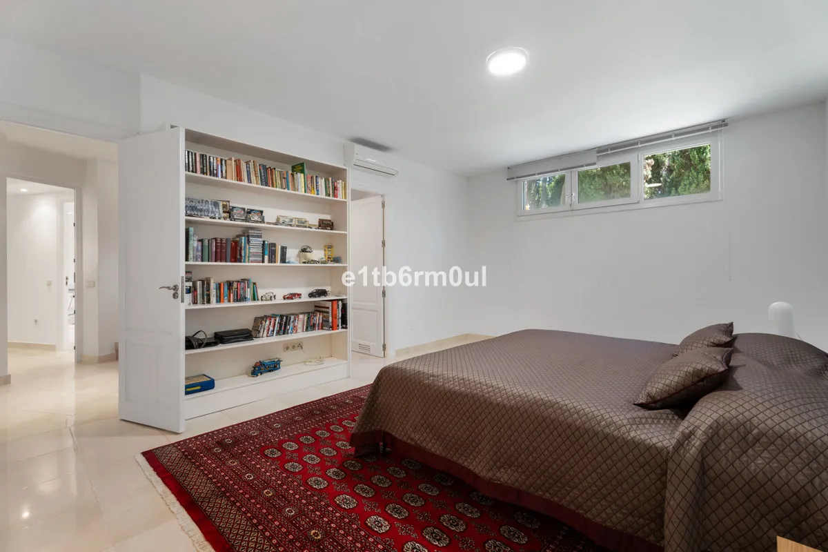 0b26a570-48b1-478c-83d7-6fff3bb85197