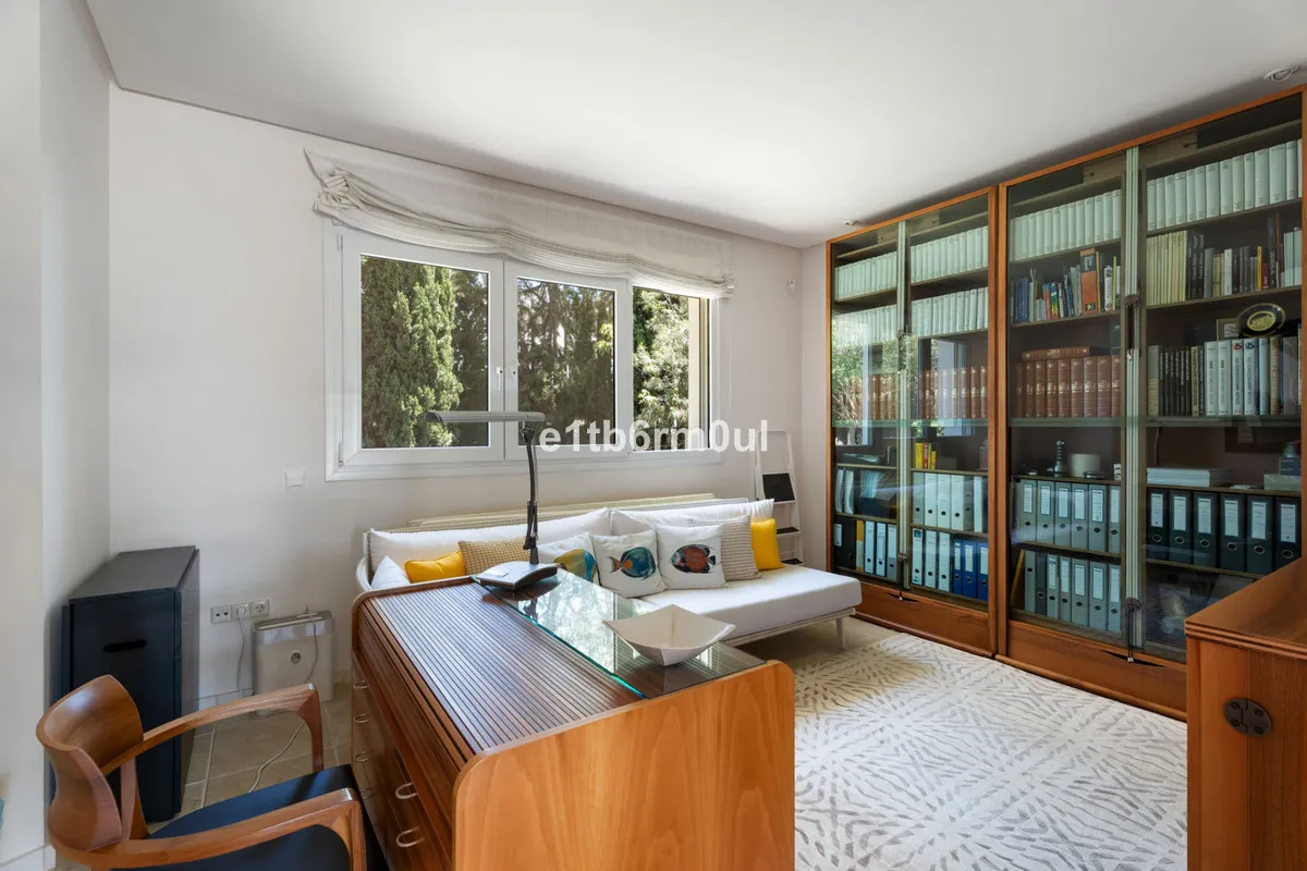 1398033b-767d-4093-98df-2715c1a0e1a0