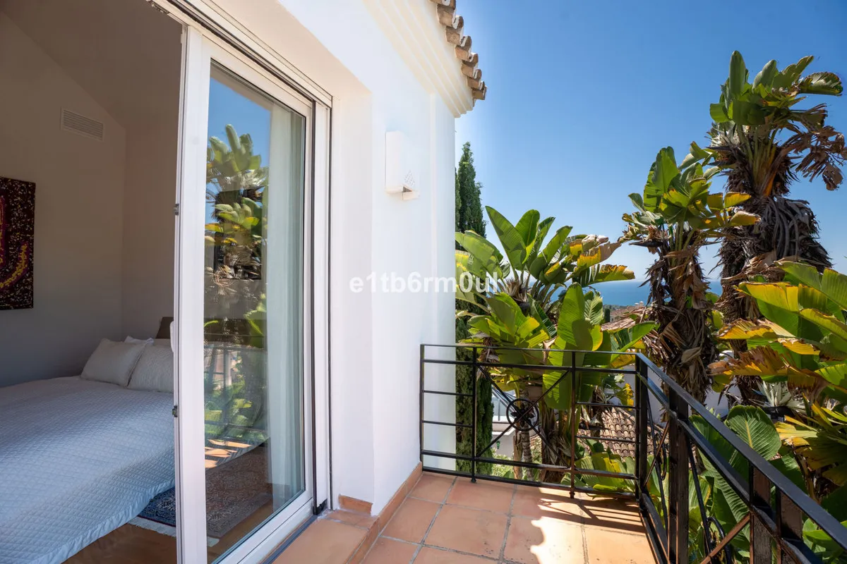 892f4c8d-3168-472a-8434-13b7b20a402f