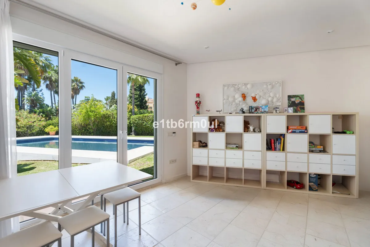 b2b9d3f7-03af-4cdb-9af9-6db53e9a2496