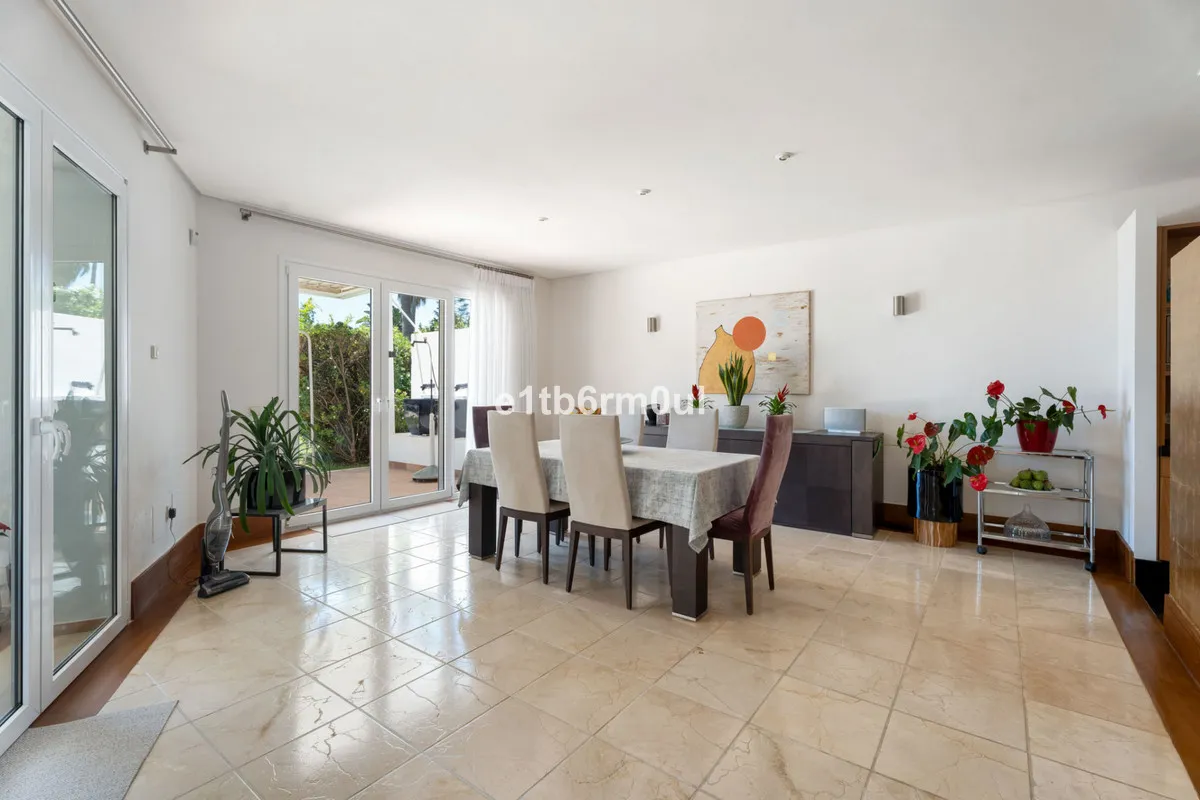 c4e82660-c8c2-457e-bef7-00134b8aa2c2