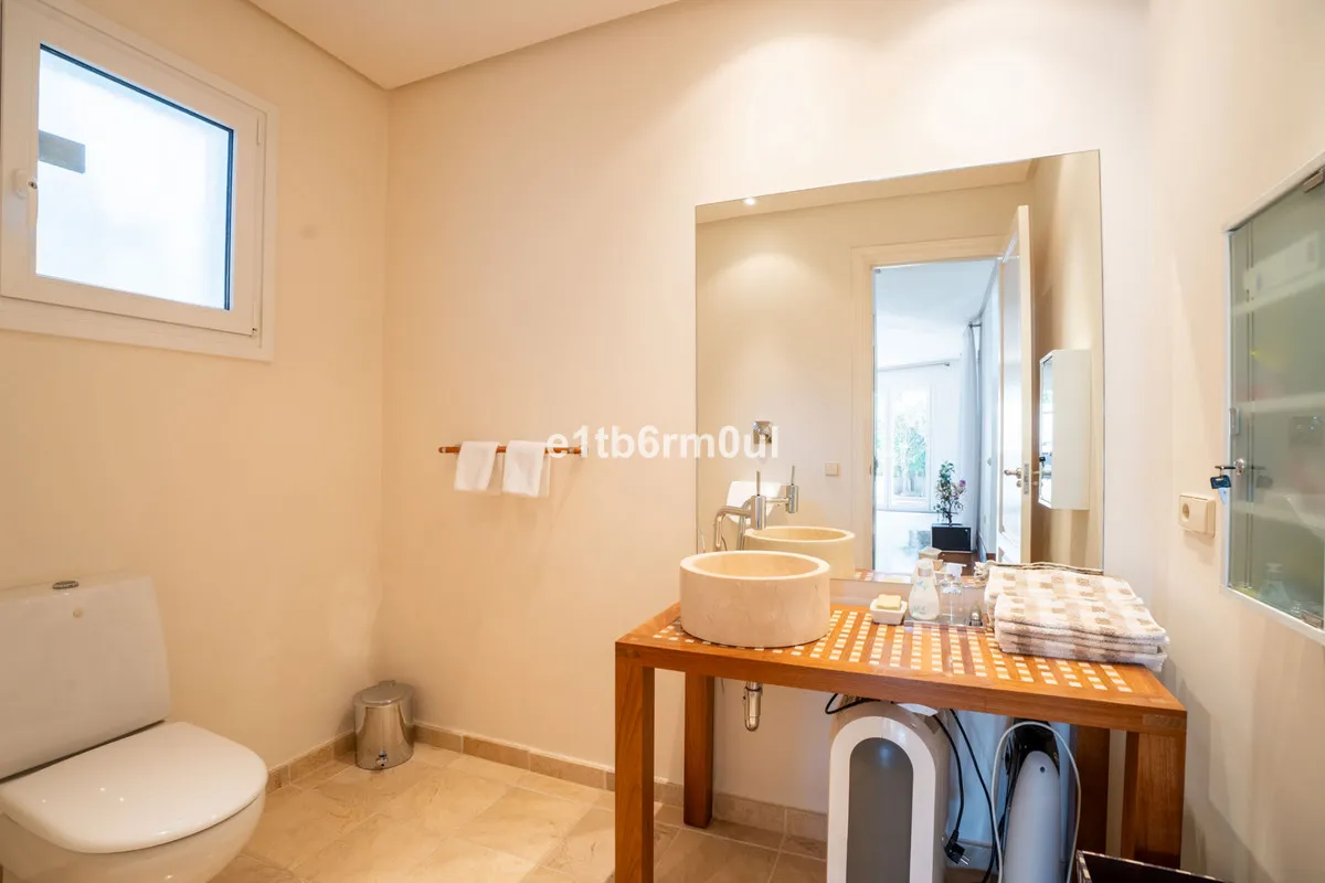 d95fbb20-0106-40fc-a561-d554befe5611