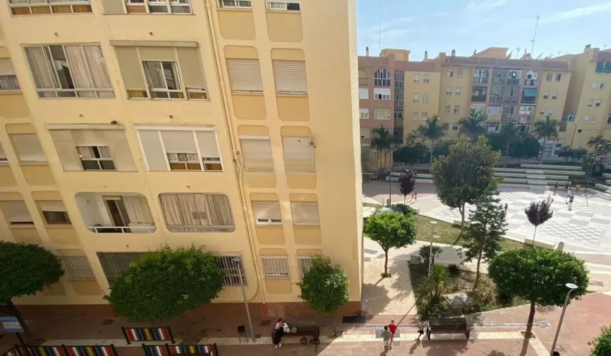 d1755be8-3c9b-4d7a-b85a-db4e1b933bcf