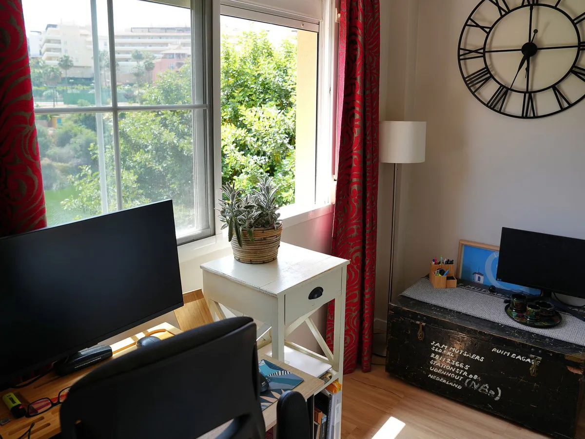 5fcc6d6b-a251-4691-ae7e-5c0df02b6cdf