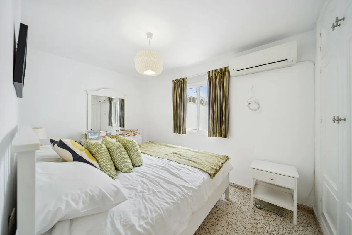 6a8cab01-8a2a-459d-8f4e-1cd301bc2936