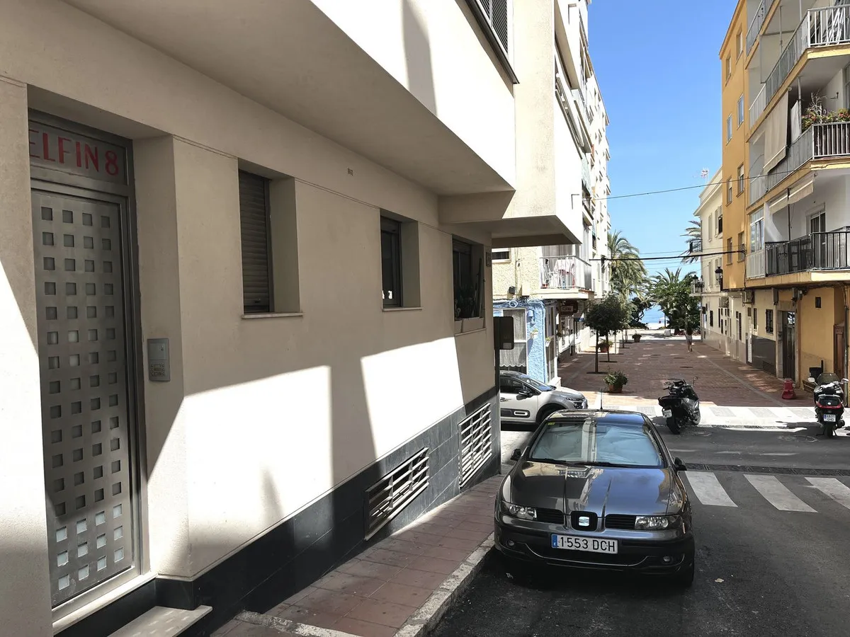 dc93c2e0-69b8-4760-98aa-0943ef5b2ac3