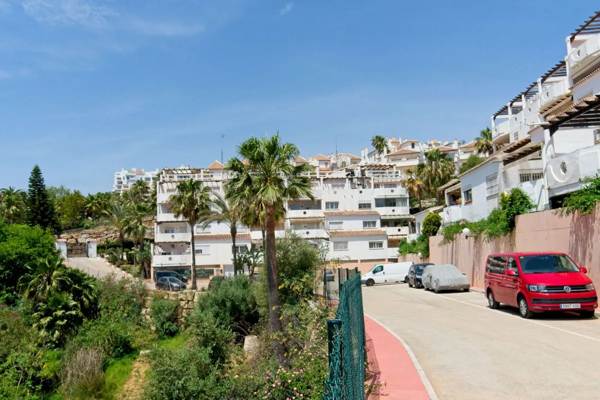 7dc35f29-b2ad-46a2-95c4-1488f5d63b03