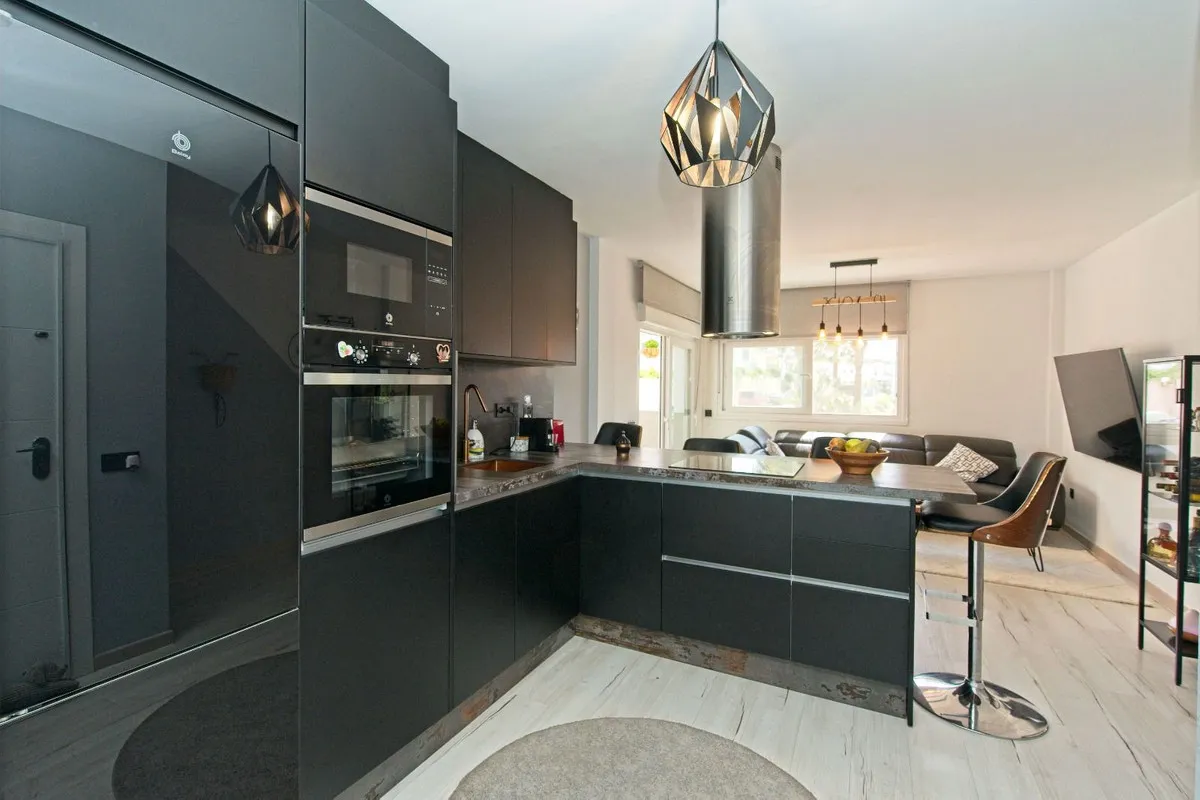 eebbd69d-804b-4d38-a479-f16df129e84c