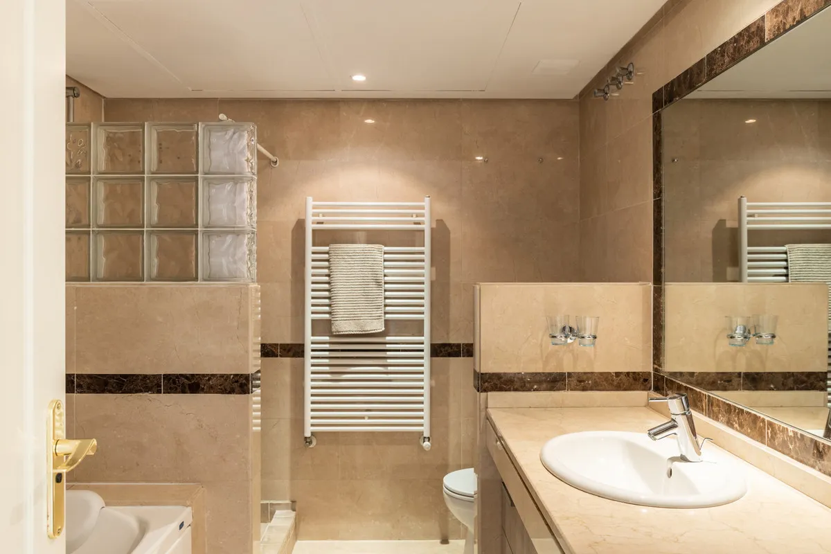 25f5e2ed-027c-4b56-8cb8-da017612a6d2