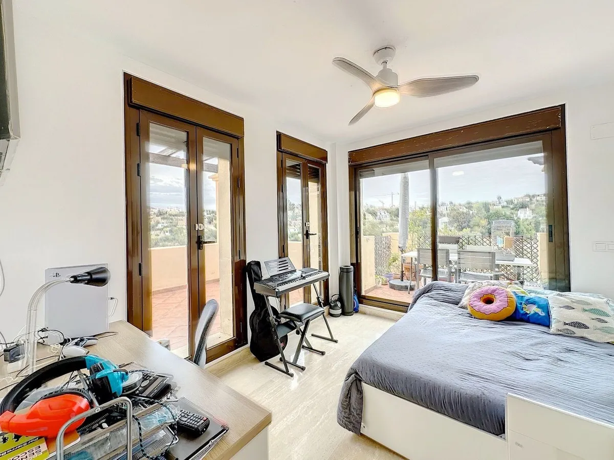 12b7dcc3-6ee7-4fa2-bf4d-8de7f78b844f