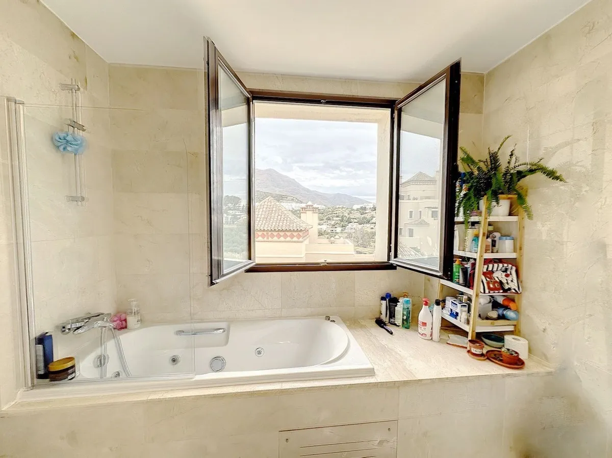 2005c4e5-2229-4a04-b682-c1d51ca46687