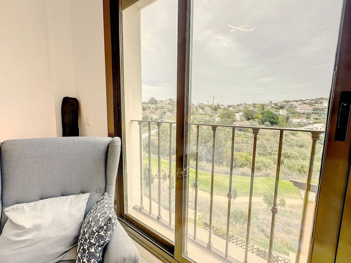 b4a1e6f8-1418-48ad-8d0a-3d5589807a80