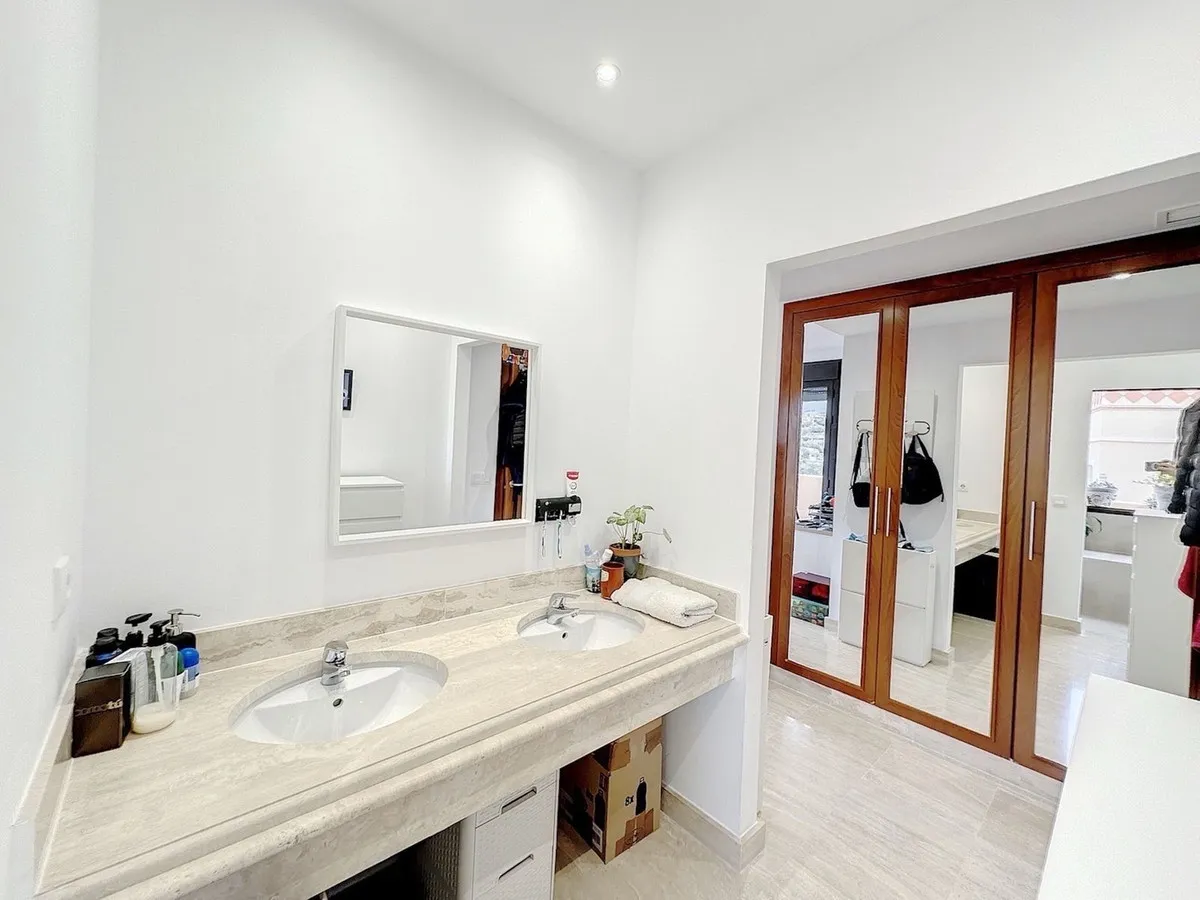 d0ec1e09-06ef-42f4-9985-fadb76ac8323