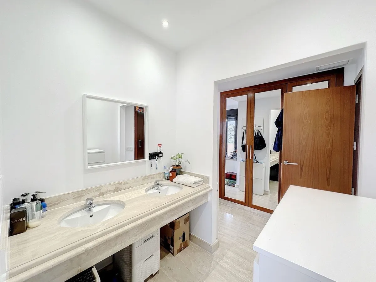 e96449aa-f4a9-44b1-a709-0e5366c51e83