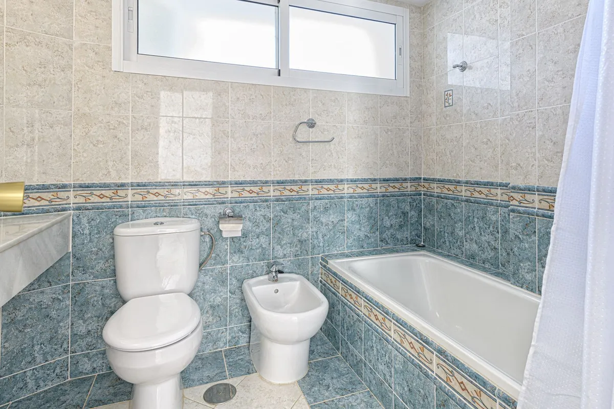 0b659061-6b27-4894-bd0a-f4b763d176be