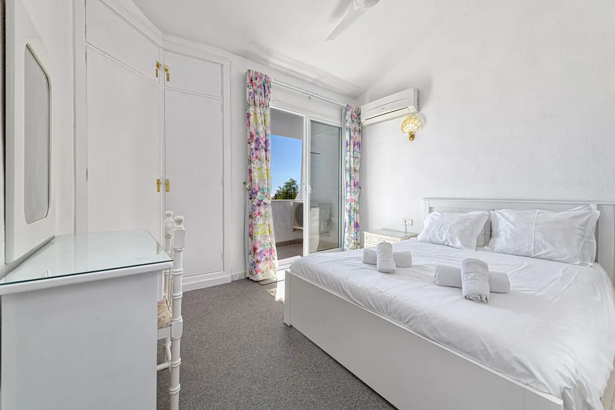 0cb3ea56-08fd-481e-a870-f96d5910cad8