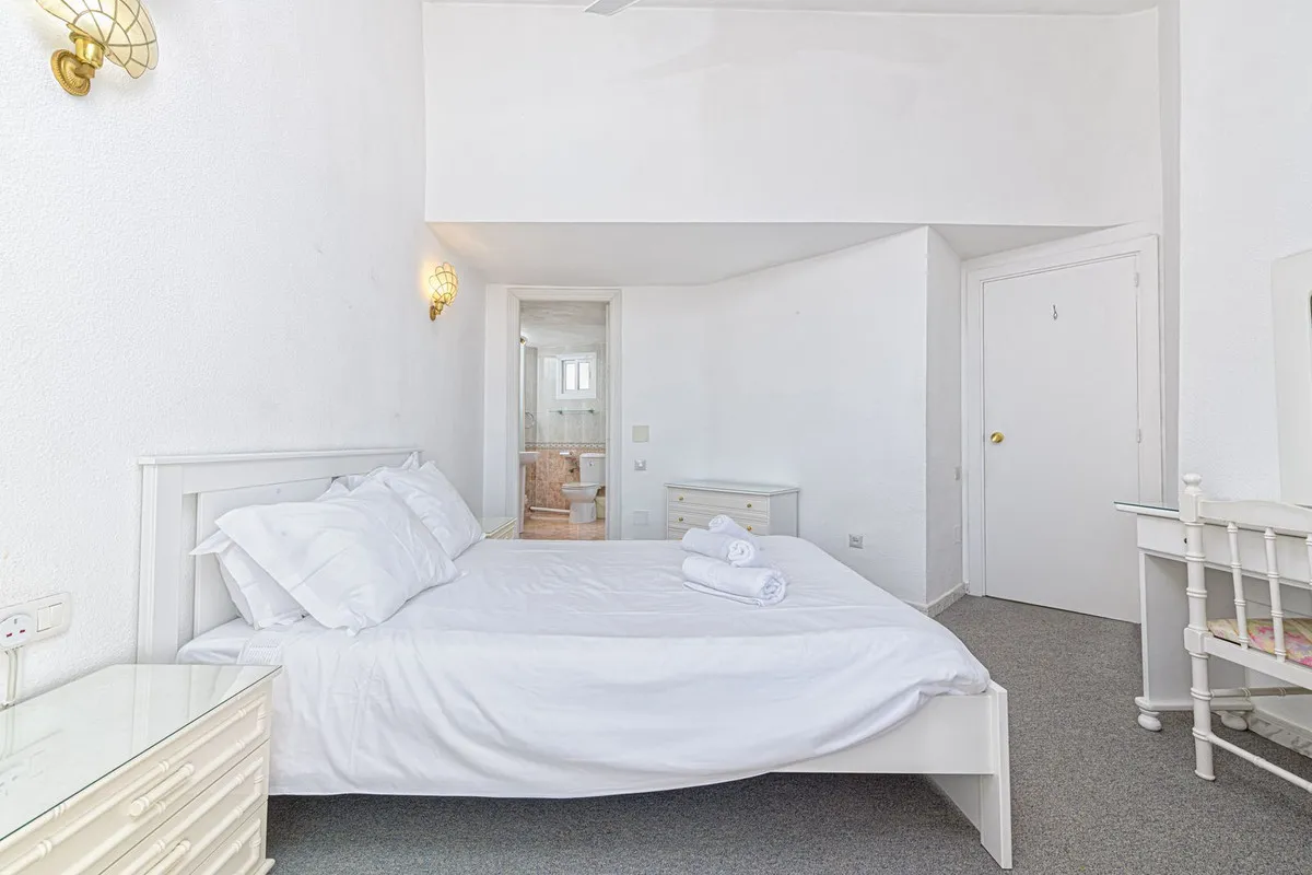 70ab3749-6917-4190-9eb7-300c8a234948