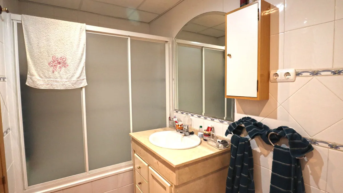 c0b21ac3-9a3f-4445-8746-d8f652536796