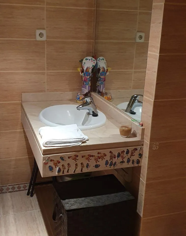 9fc90bca-225d-4e66-bdce-fe93240933a8