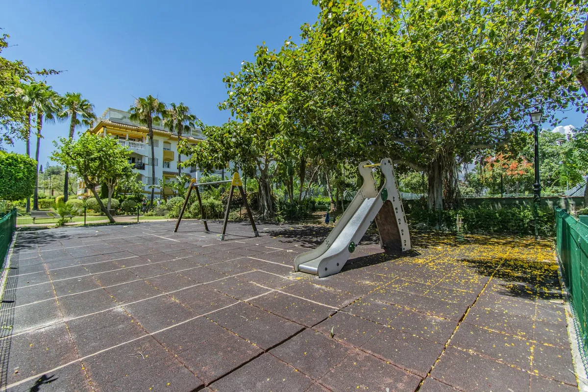 ac33c975-b47f-4d57-a180-13dfe161810f