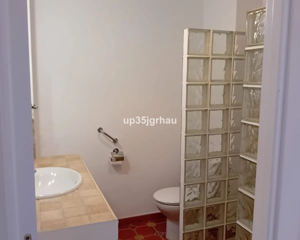 e551806c-8bff-4d49-b159-6bdfebe36ff6