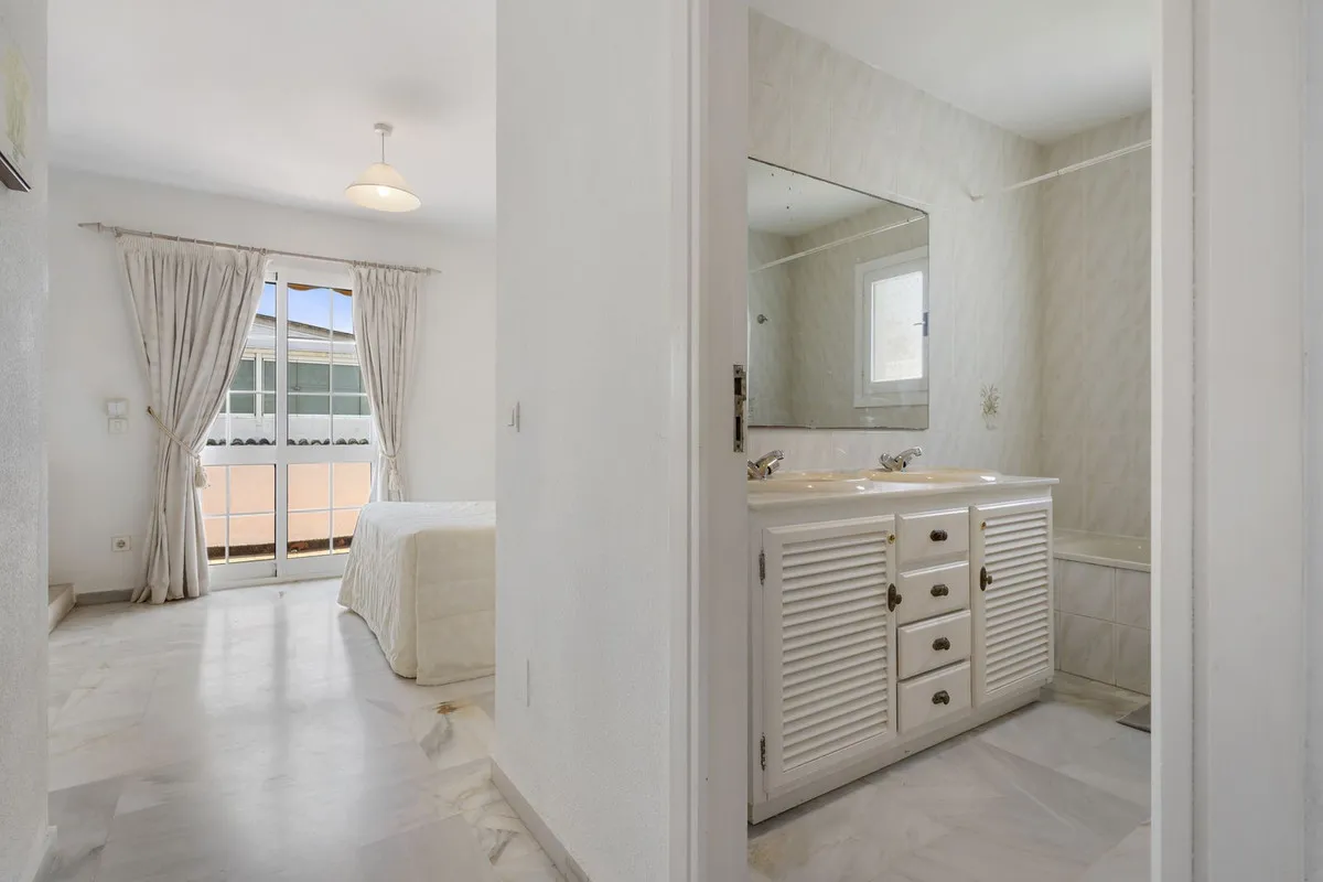 196f2419-83b4-4ed8-b22c-aa5800d18deb