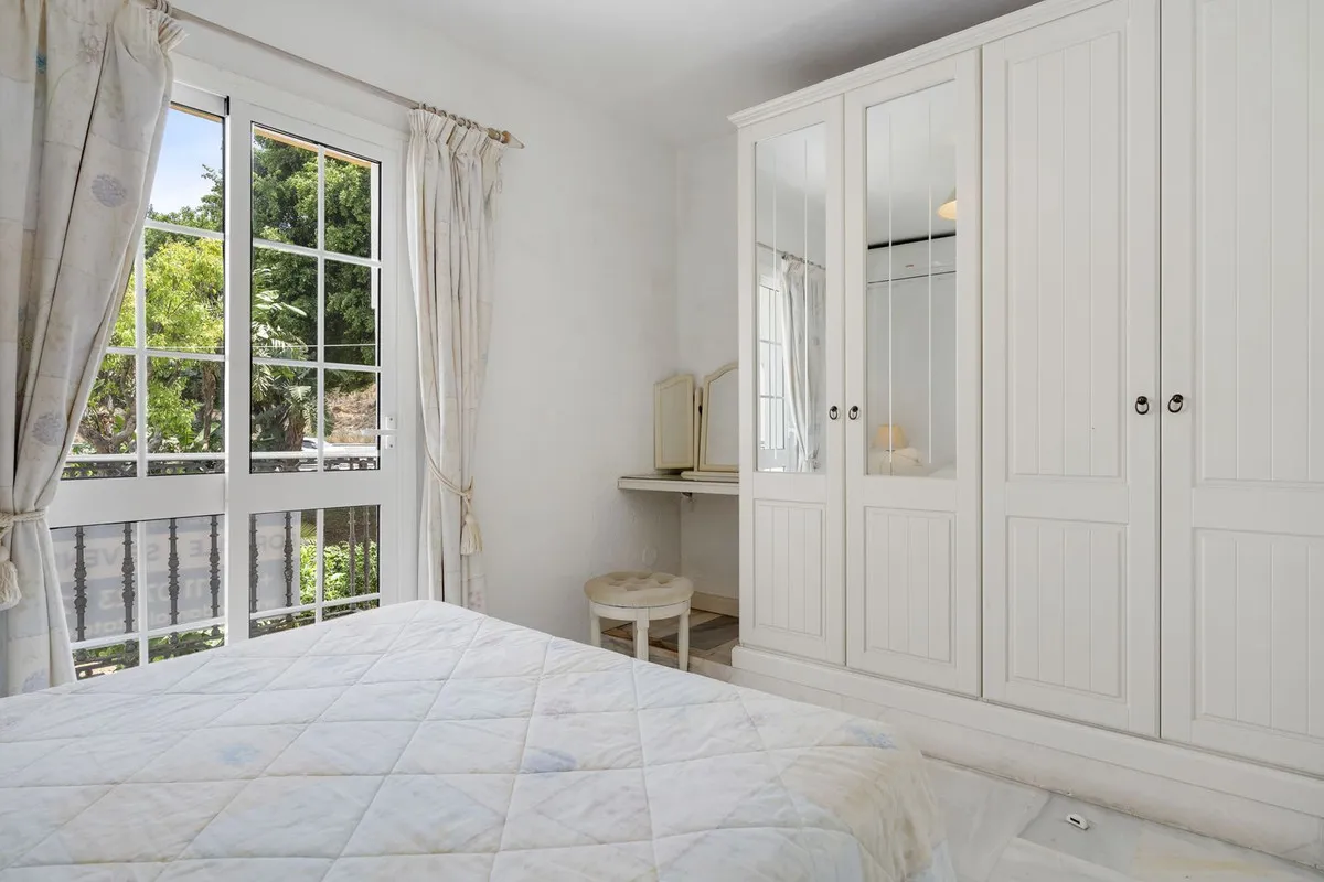 31e6c18d-f7d2-4d1e-8434-6675be76bda2