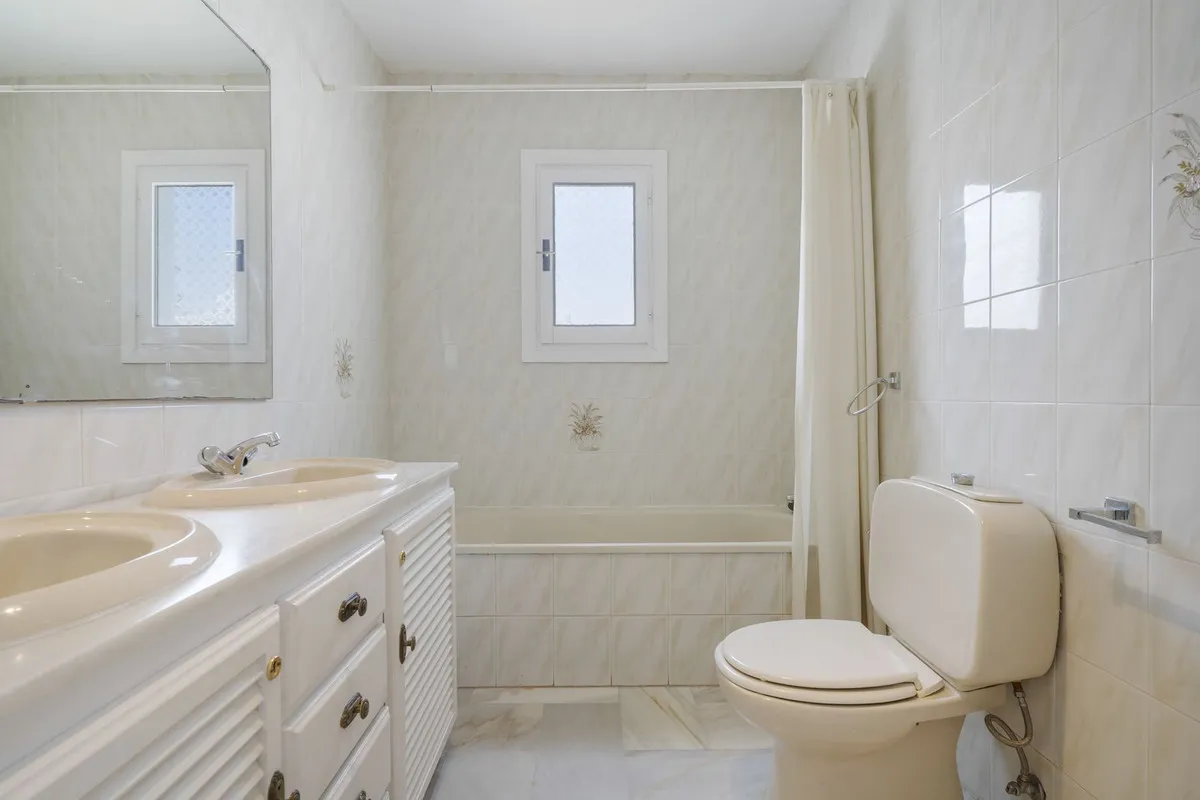 bc1892d9-3ffb-4f70-9a21-565c7655e2c9