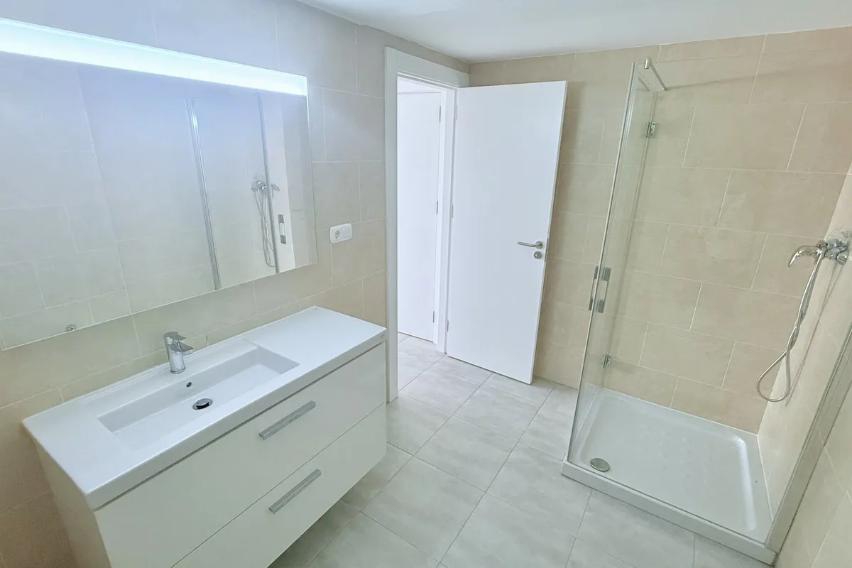 8572cf15-54b5-47e7-a66f-ce019de3f8c8