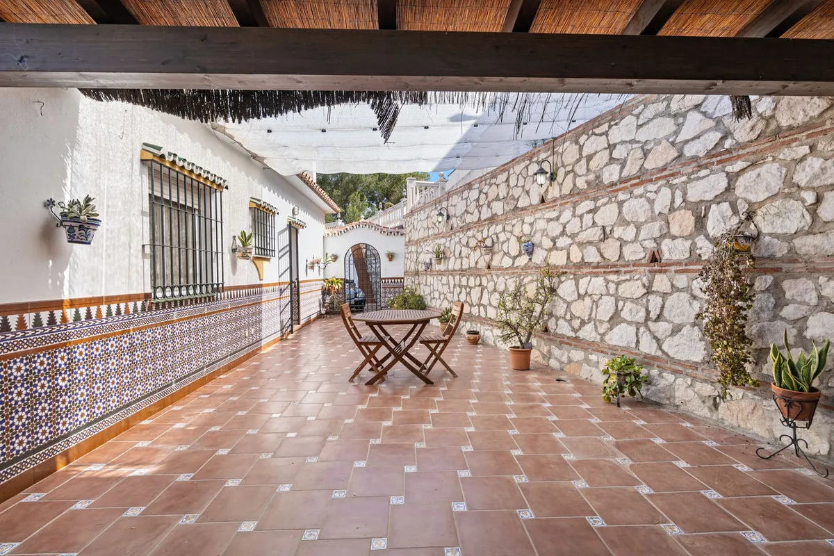 9b161594-c7a6-4c0a-8c52-ce4fe596c8ca