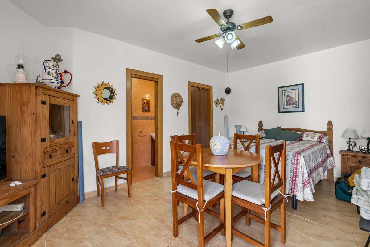 e944c052-df45-45fe-9d5a-8452b61ca95b