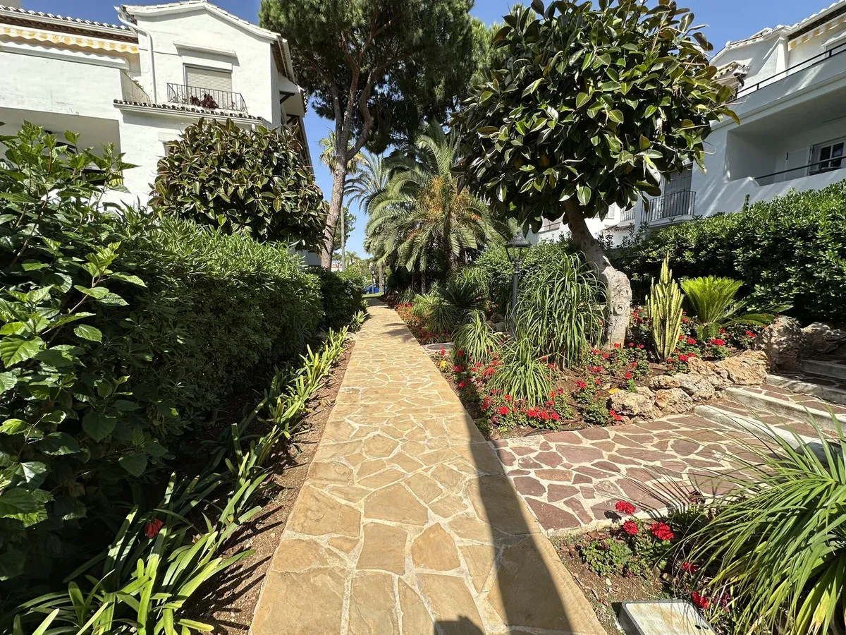 b10945eb-15b0-4cb1-98b2-8589f4ff85ca