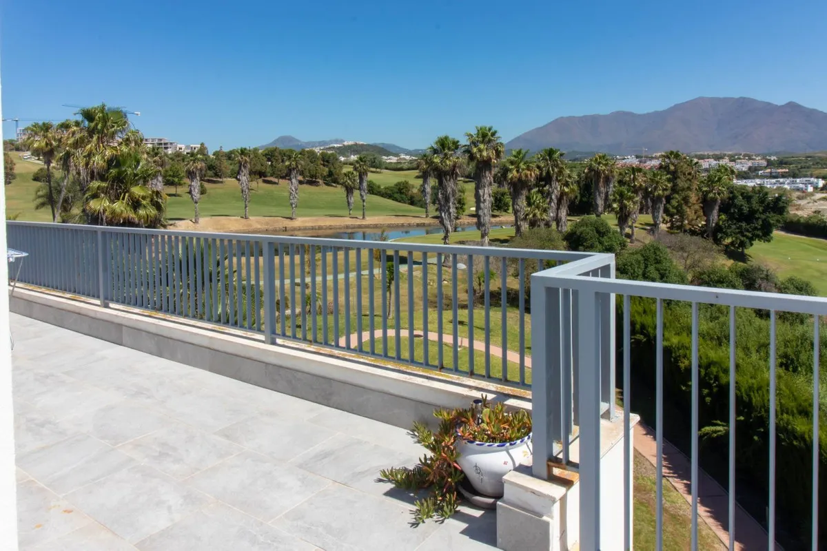 c7c27ea7-62e1-49a3-bd95-82fd88b13e72