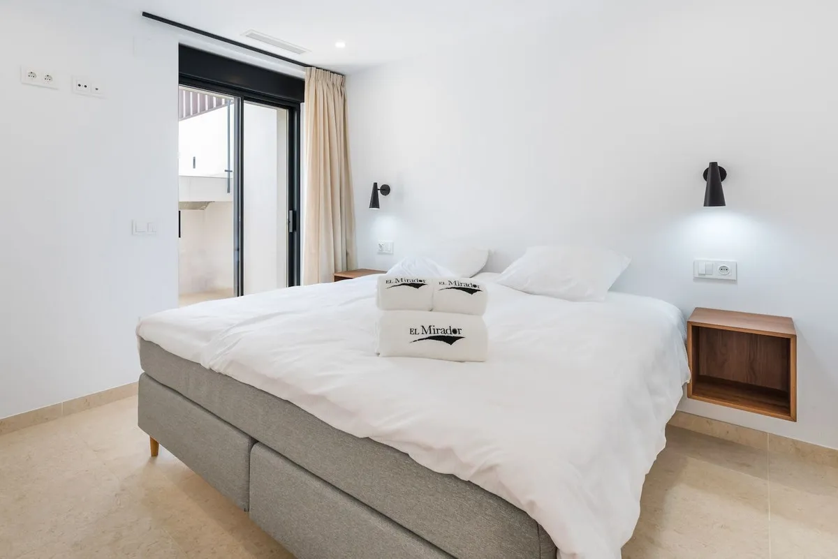 19d03379-a505-41e1-9a61-46dfa95e9534