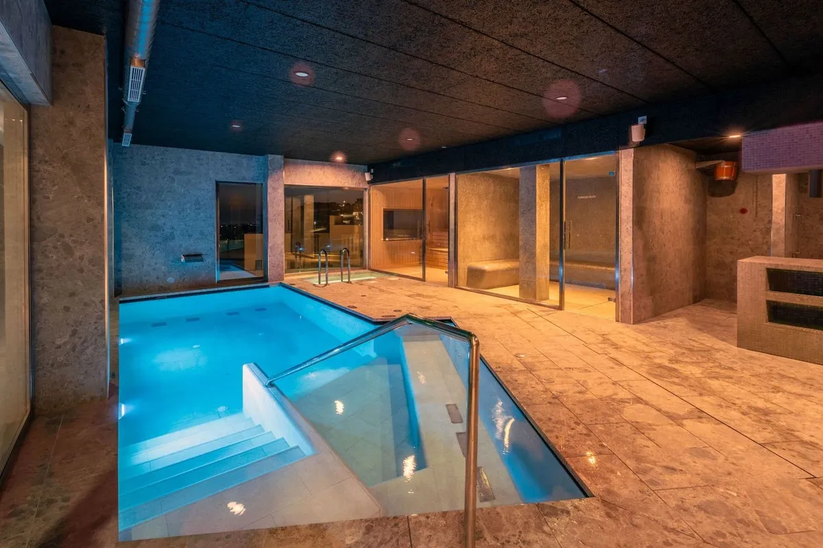 c6e583f3-7800-40aa-88ba-ed54aa4d5066