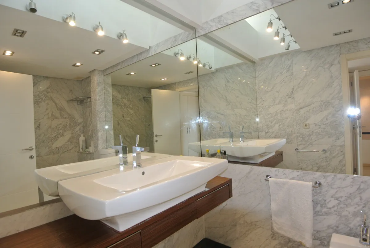 d1747e6f-5985-44bf-b24d-1721b78a8ff0