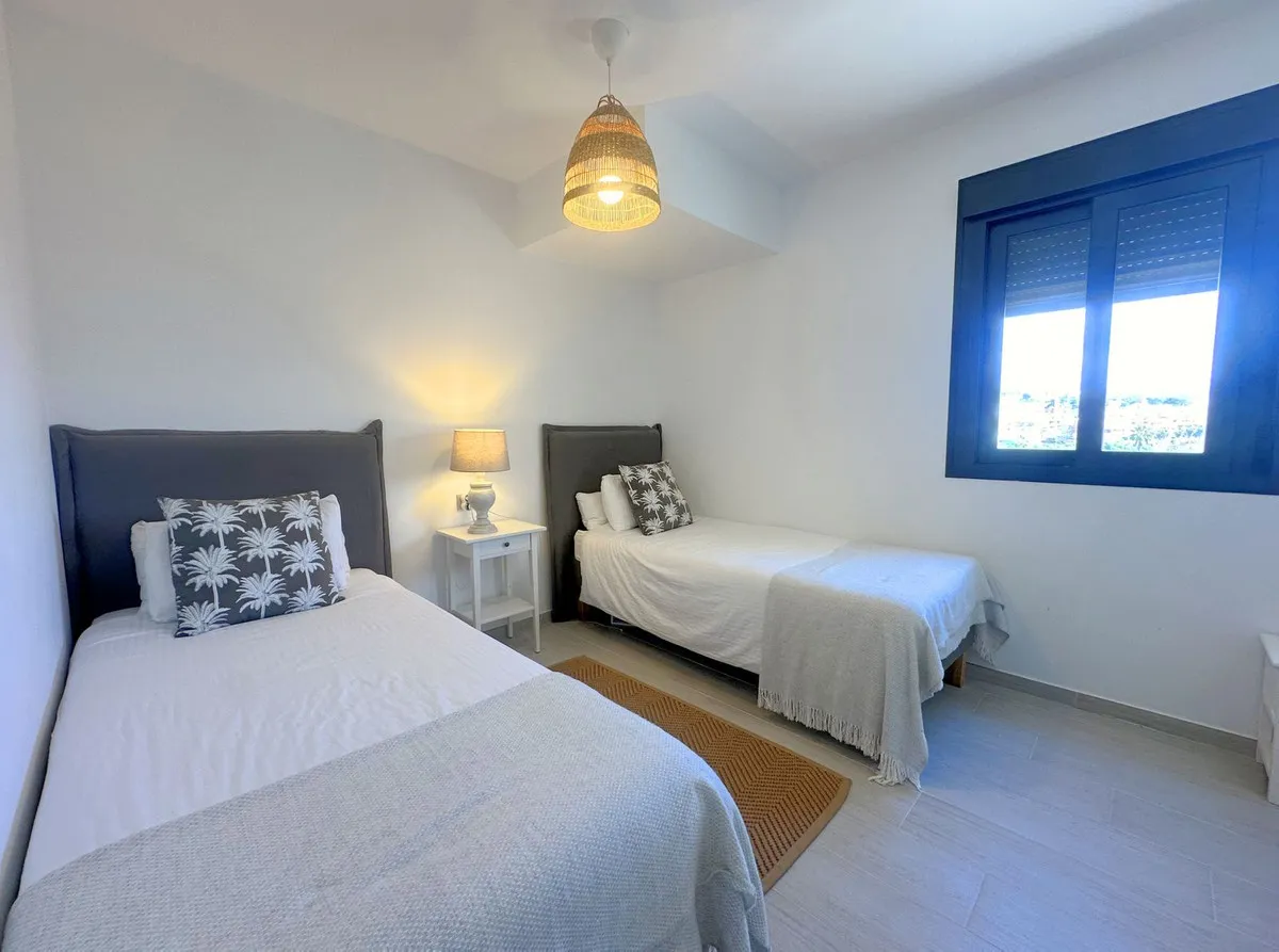 14005712-0e6c-4afe-907f-0305e2d4e4b0