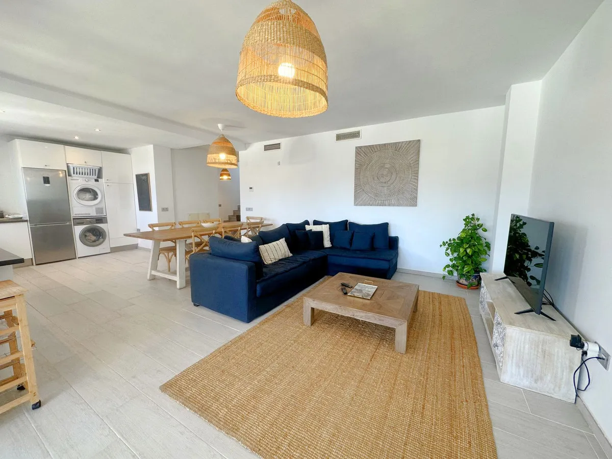 31f76a03-4701-477e-ae47-9776709f9c7f